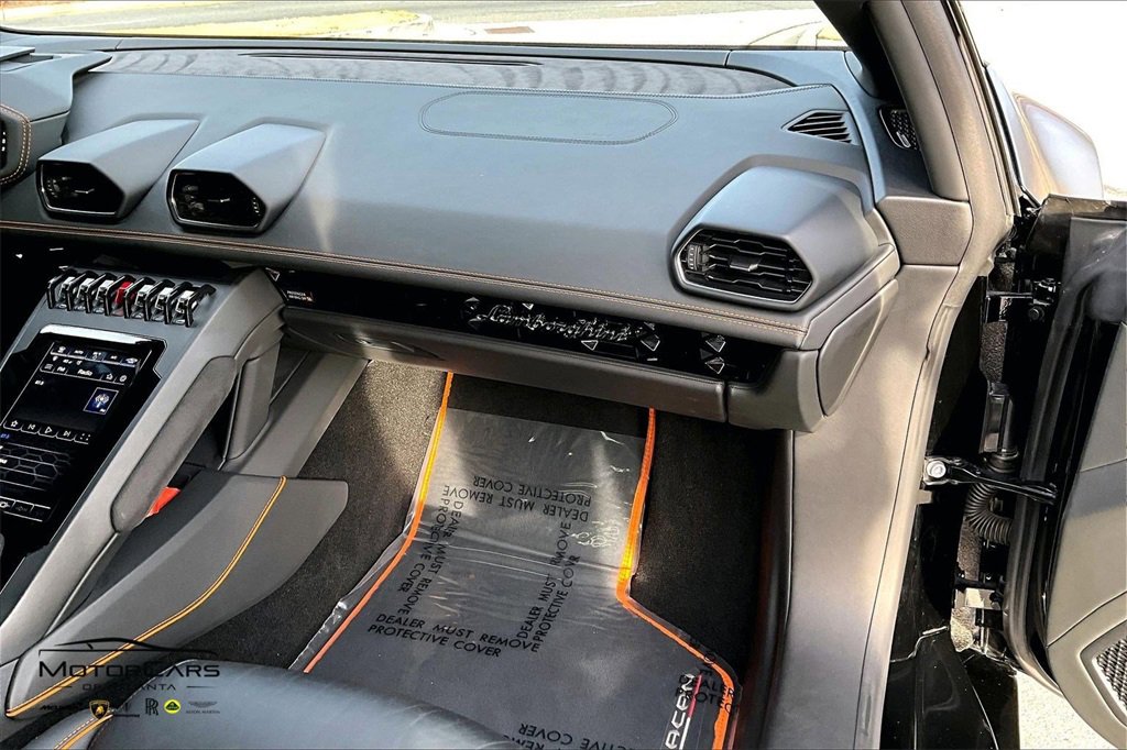 Used 2020 Lamborghini Huracan EVO image 15