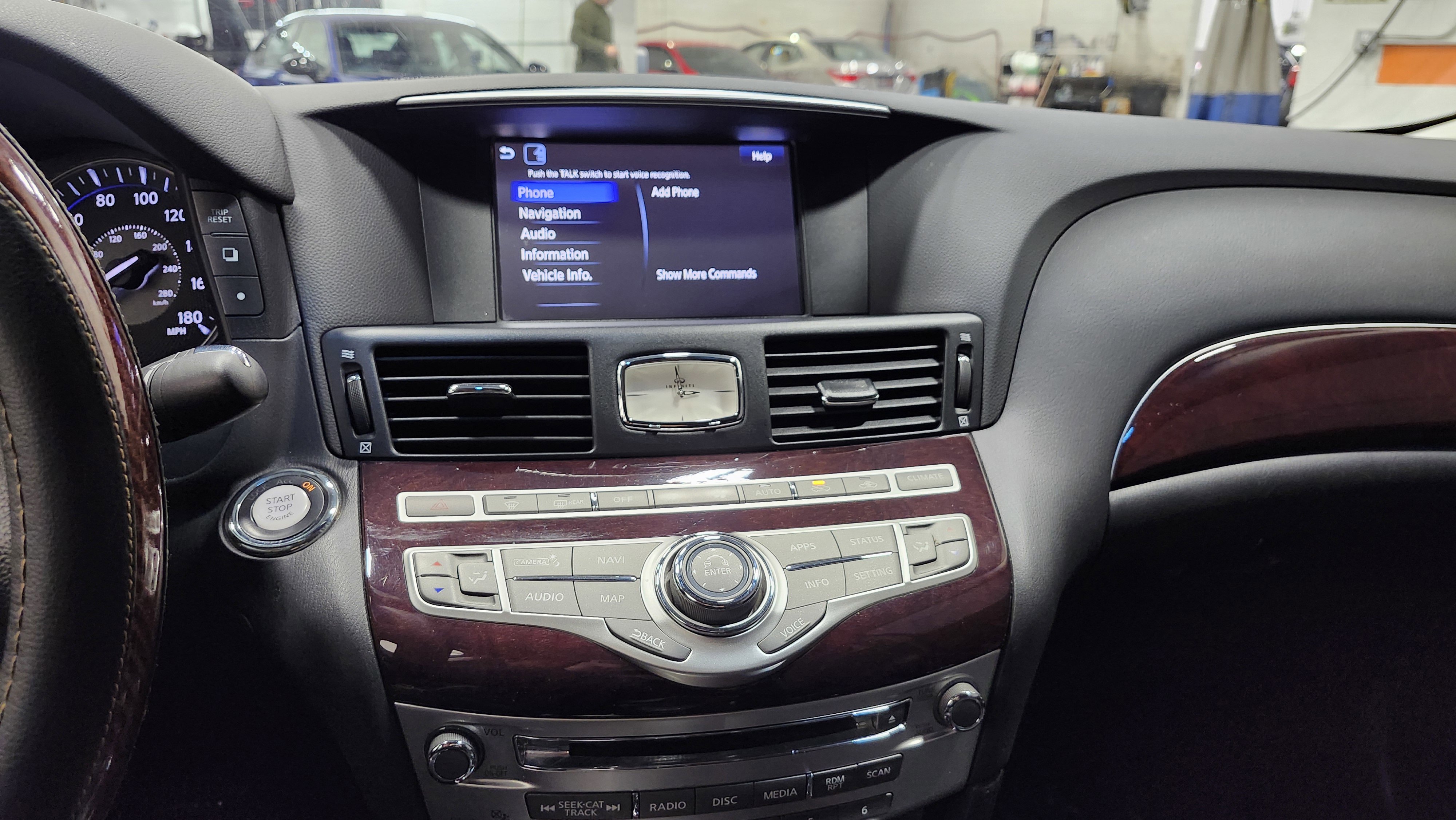 Used 2019 INFINITI Q70 Luxe image 33