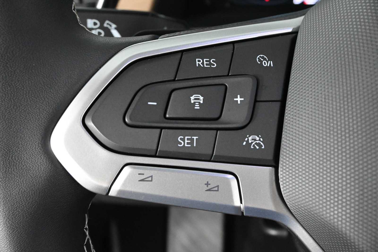 Certified 2024 Volkswagen Atlas SE FWD image 20