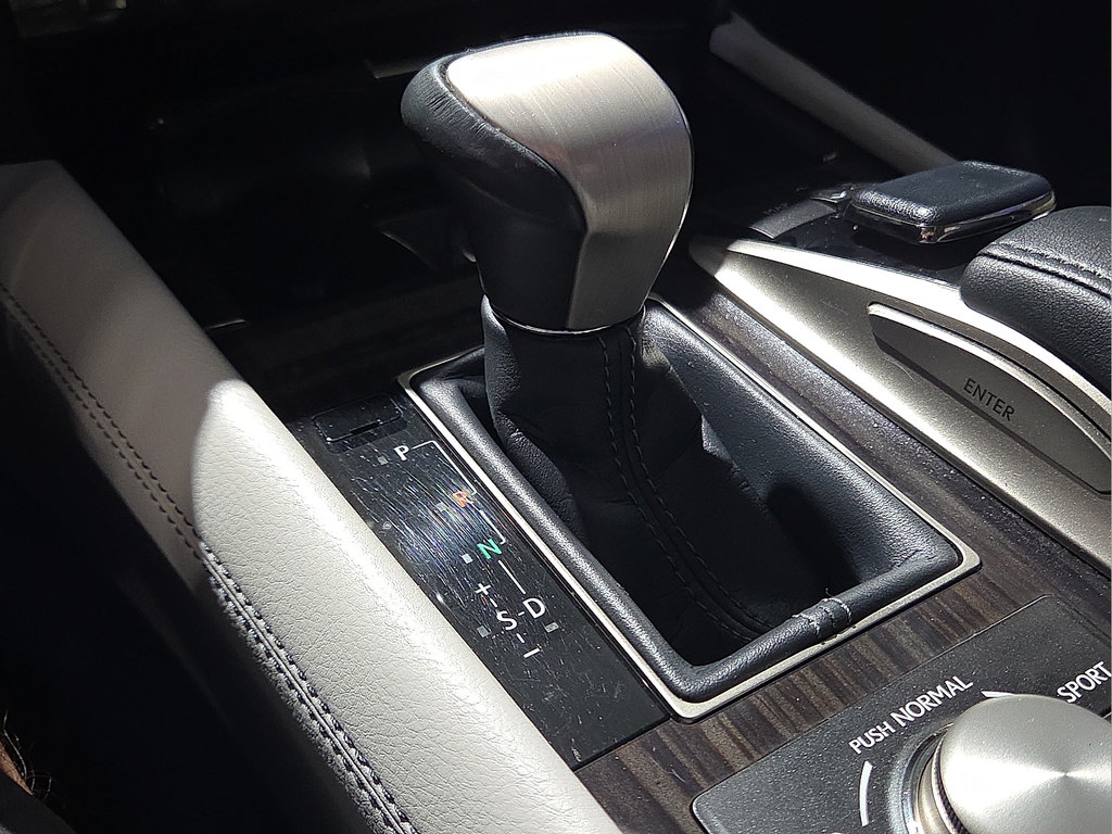 Used 2017 Lexus LS 460 RWD image 26