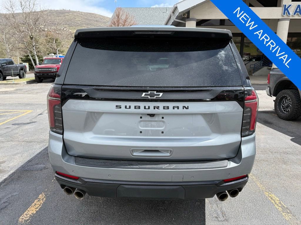Used 2025 Chevrolet Suburban Z71 AWD/4WD image 5