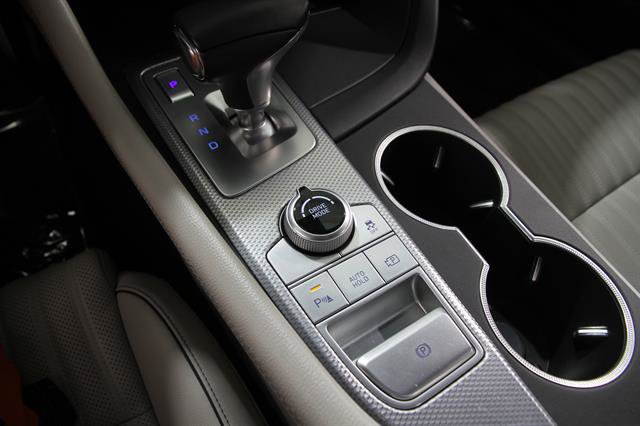 Certified 2022 Genesis G70 2.0T w/ Prestige Package AWD/4WD image 18