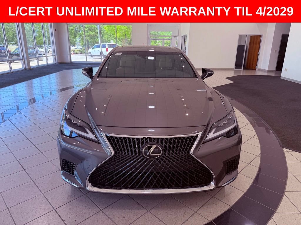 Used 2023 Lexus LS 500 w/ Accessory Package (Z2) RWD image 2