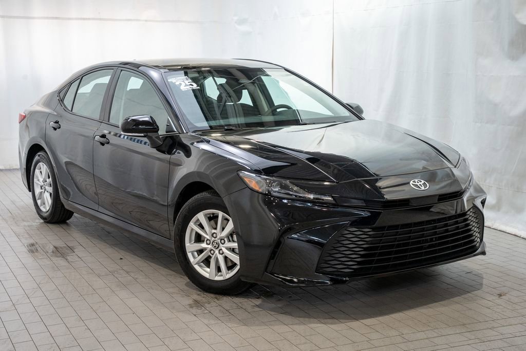 Used 2025 Toyota Camry LE image 1