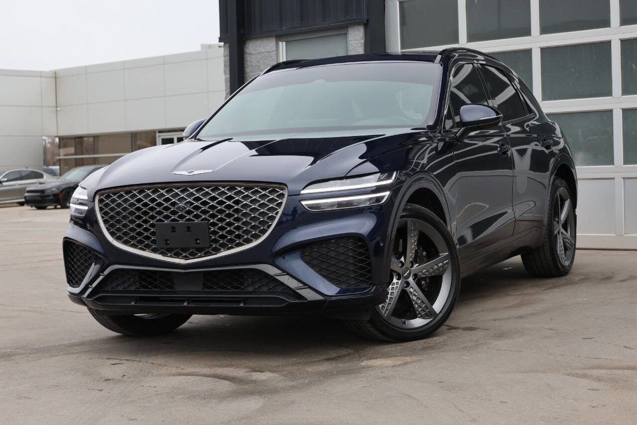 Used 2022 Genesis GV70 3.5T Sport w/ Sport Prestige Package image 3