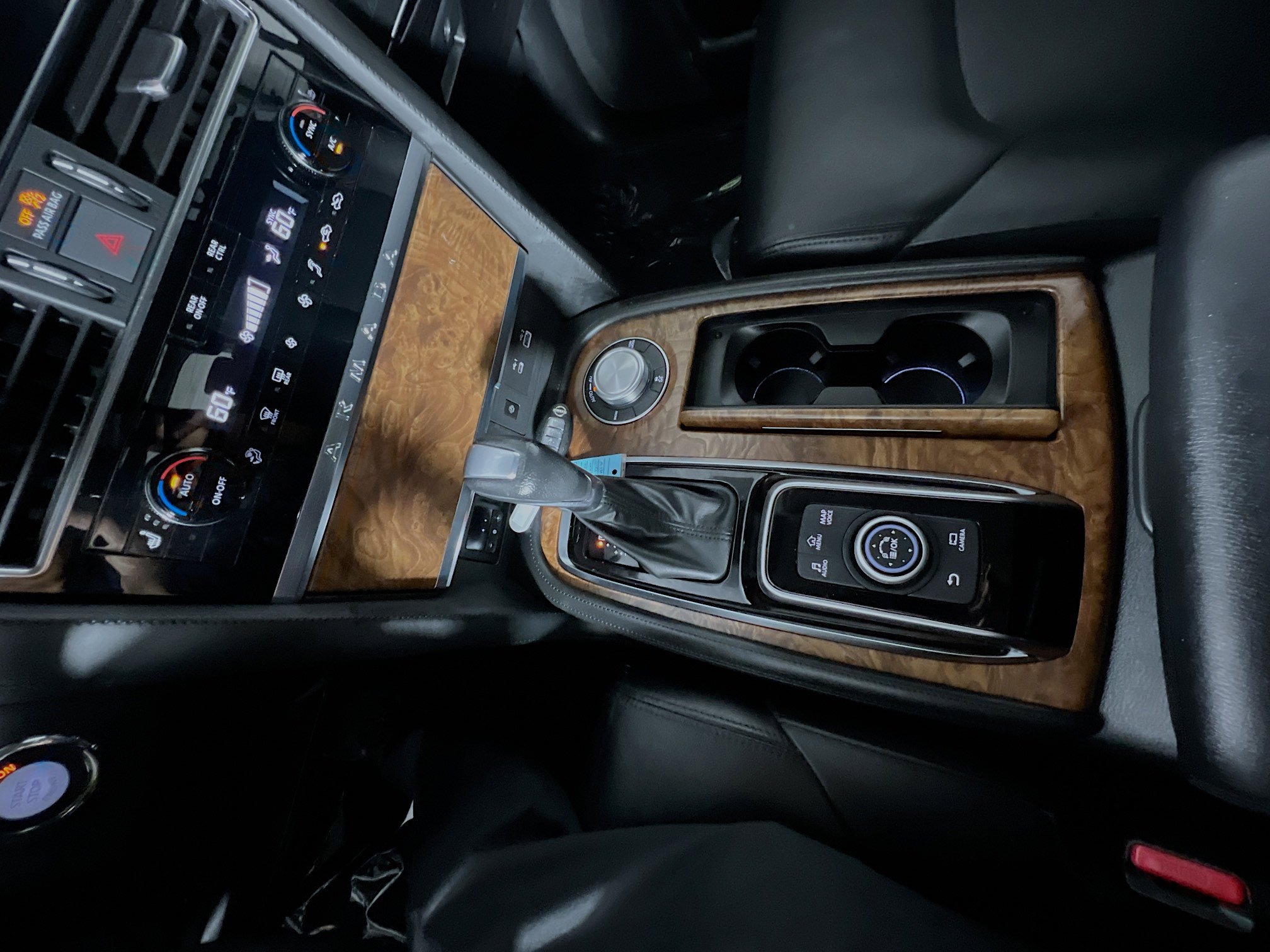 Used 2024 Nissan Armada SL image 25