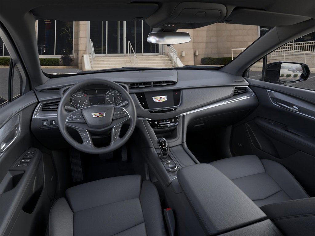 New 2025 Cadillac XT5 Luxury image 15