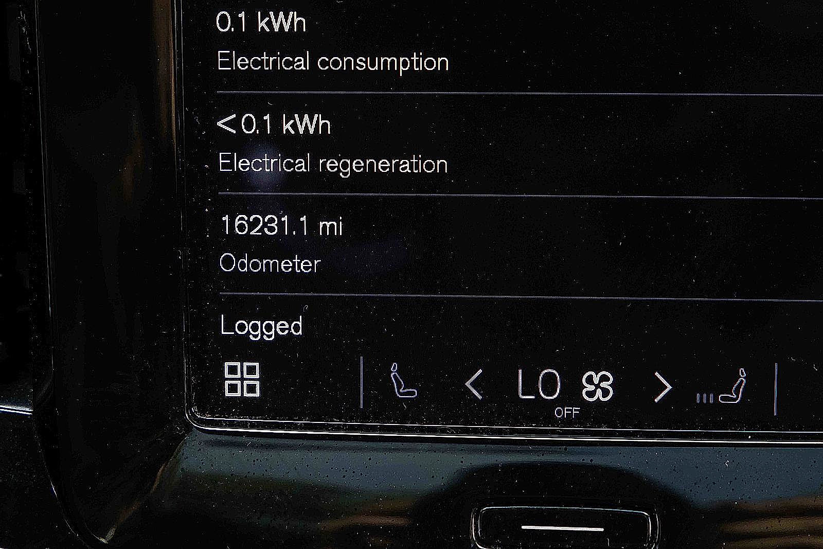 Used 2023 Volvo XC40 Recharge Plus w/ Protection Package Premier image 11