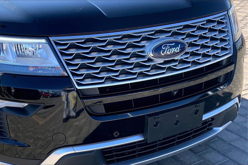 Used 2018 Ford Explorer Platinum image 31