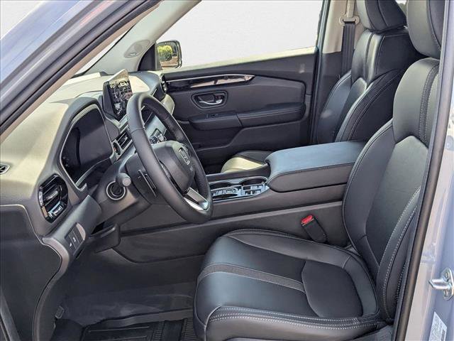 New 2025 Honda Pilot Touring image 4