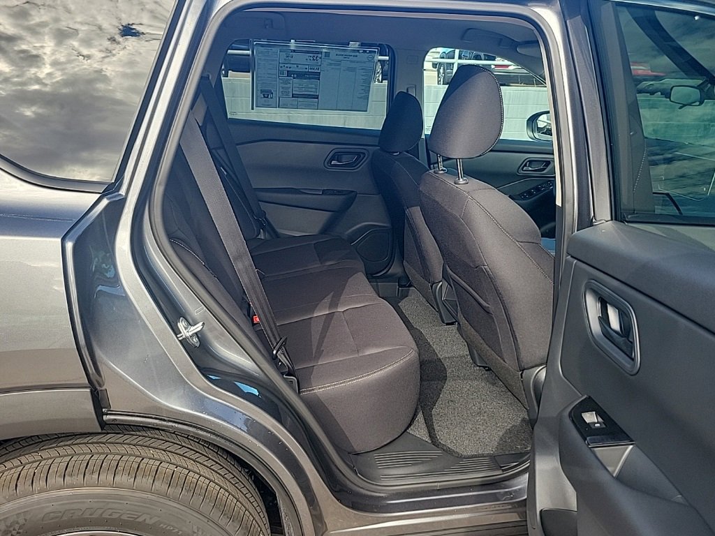 New 2026 Nissan Rogue S image 15