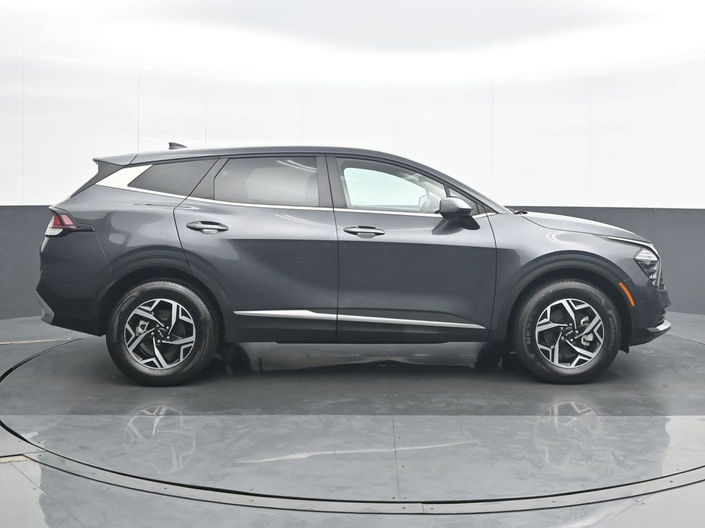 Used 2024 Kia Sportage LX image 7