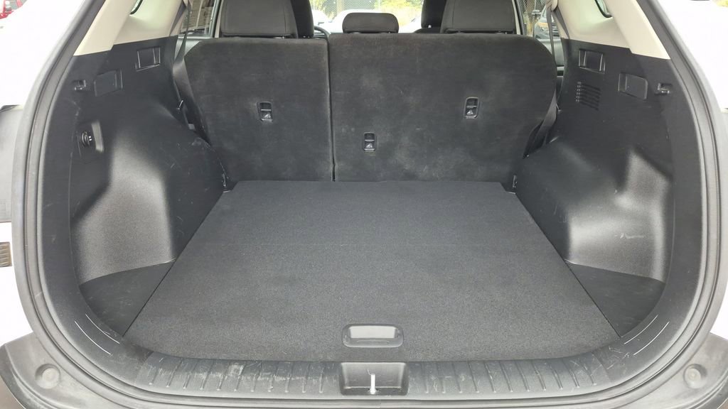 Used 2023 Kia Sportage LX image 15