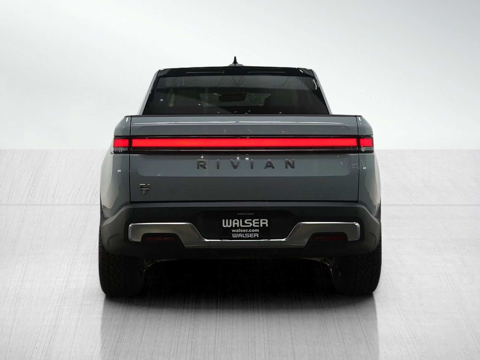 Used 2025 Rivian R1T Adventure image 4