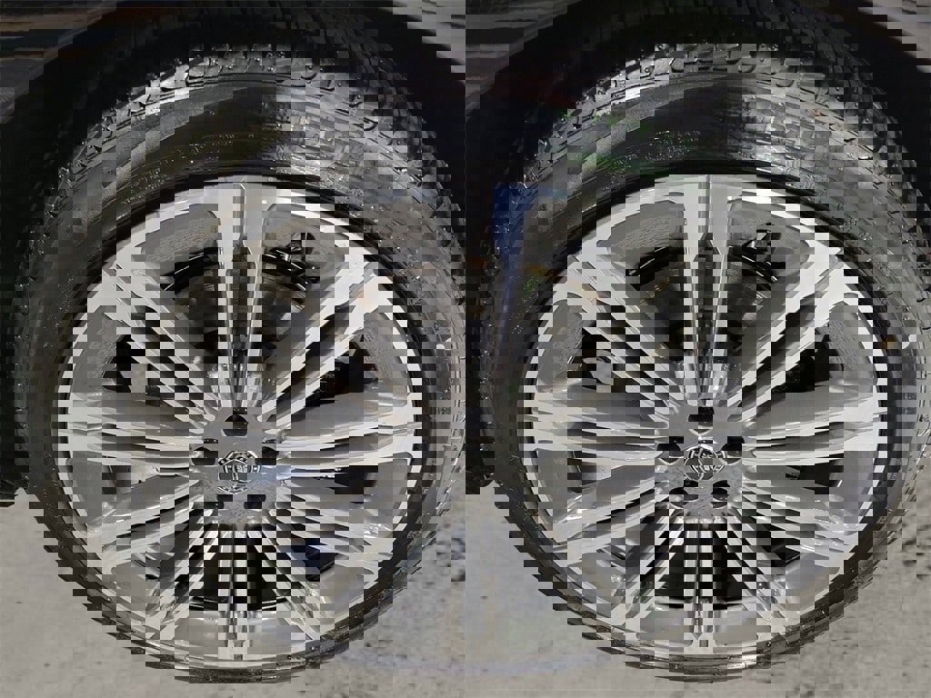 New 2024 Land Rover Range Rover SV image 10