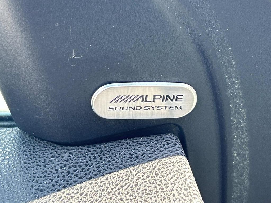 Used 2018 Chrysler 300 Limited image 23