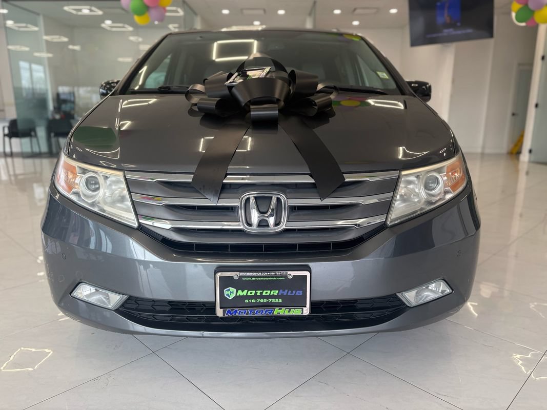 Used 2013 Honda Odyssey Touring image 2