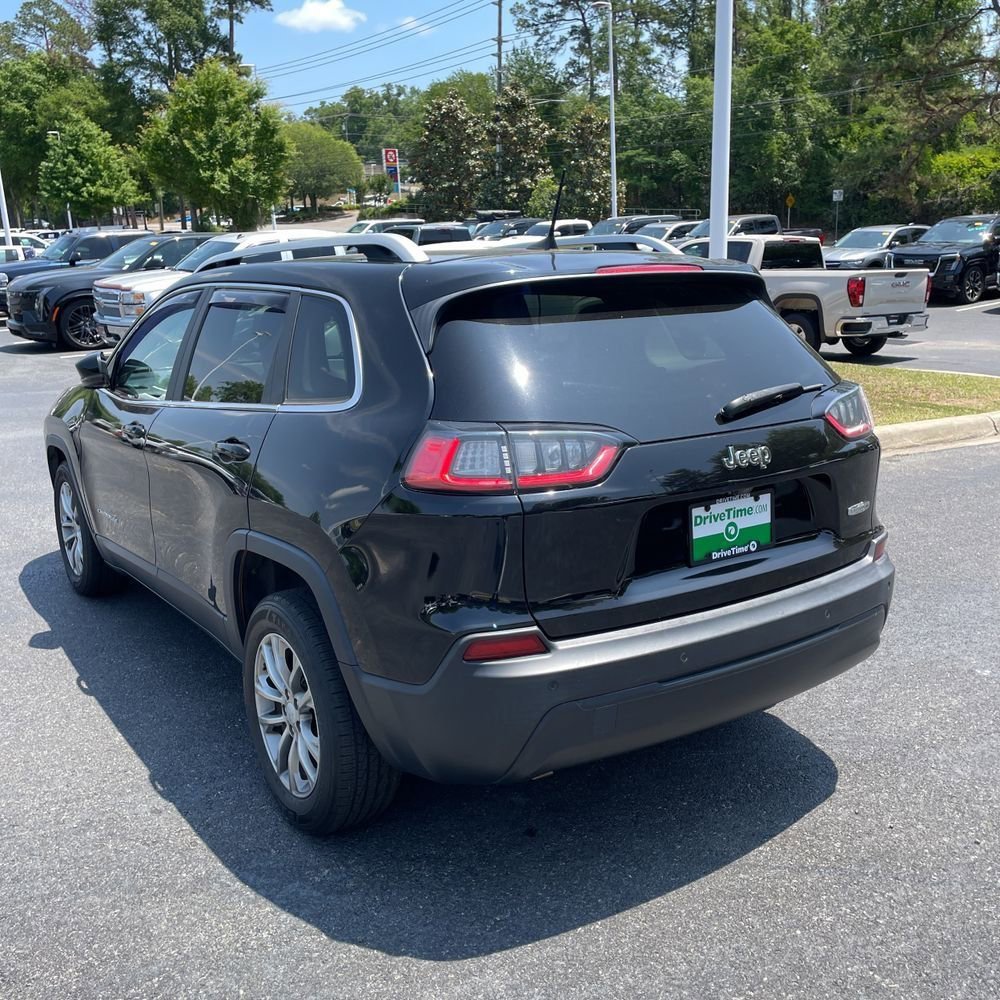 Used 2021 Jeep Cherokee Latitude Plus w/ Sun & Sound Group FWD image 4