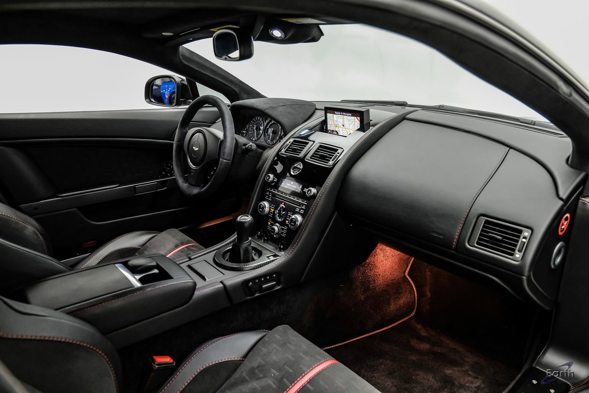 Used 2015 Aston Martin V8 Vantage GT RWD image 48