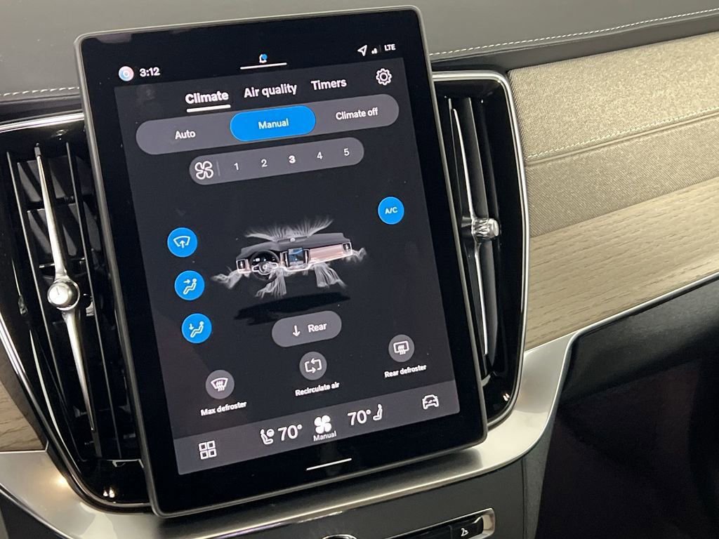 New 2026 Volvo XC90 T8 Plus w/ Protection Package Premier image 15