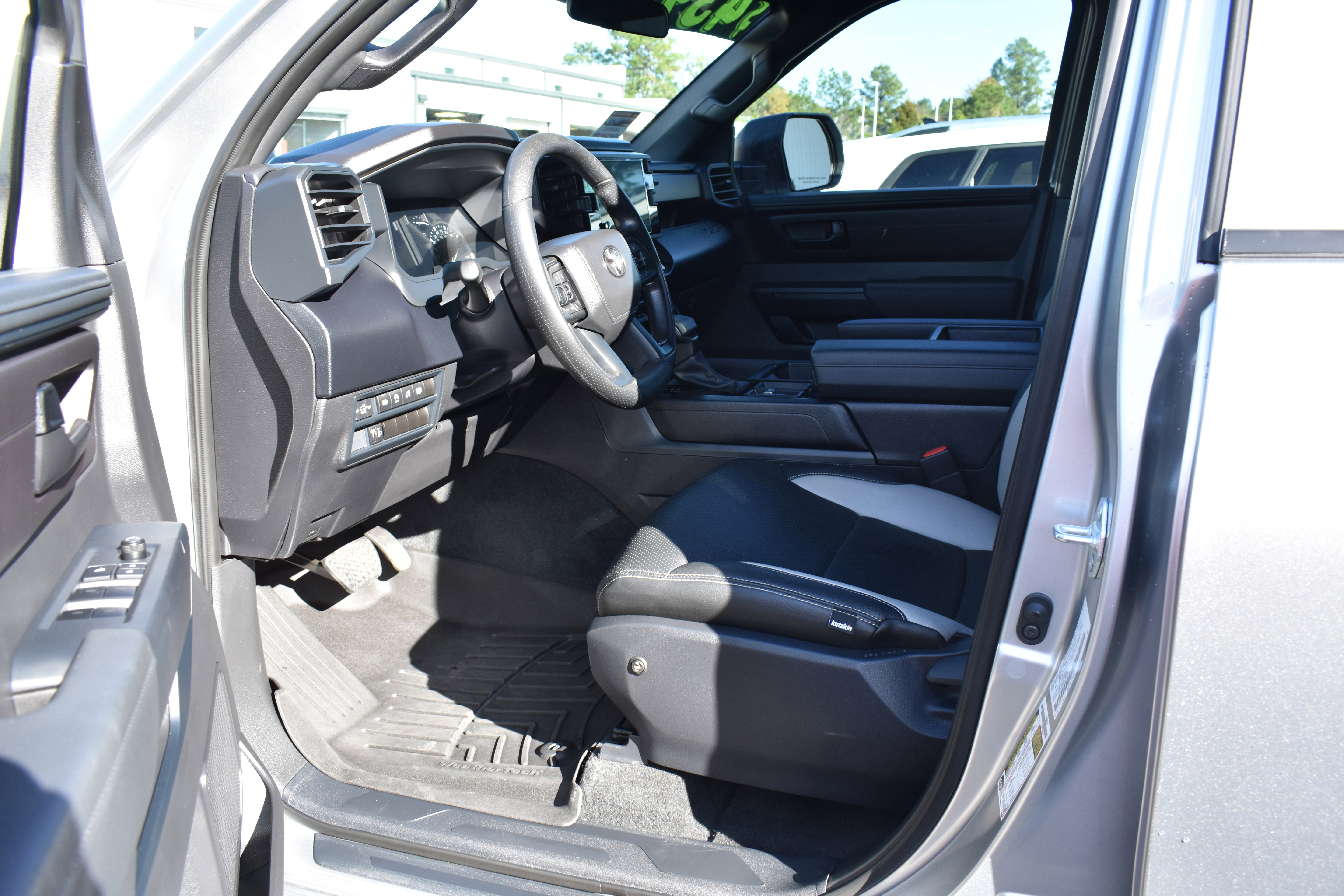 Used 2025 Toyota Tundra SR image 12