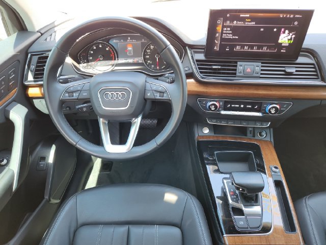 Used 2023 Audi Q5 2.0T Premium w/ Convenience Package AWD/4WD image 25