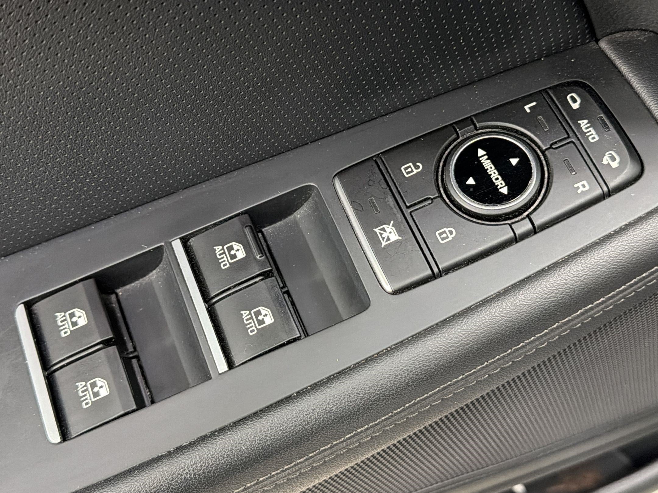 Used 2019 Genesis G80 3.8 w/ Ultimate Package 03 AWD/4WD image 19