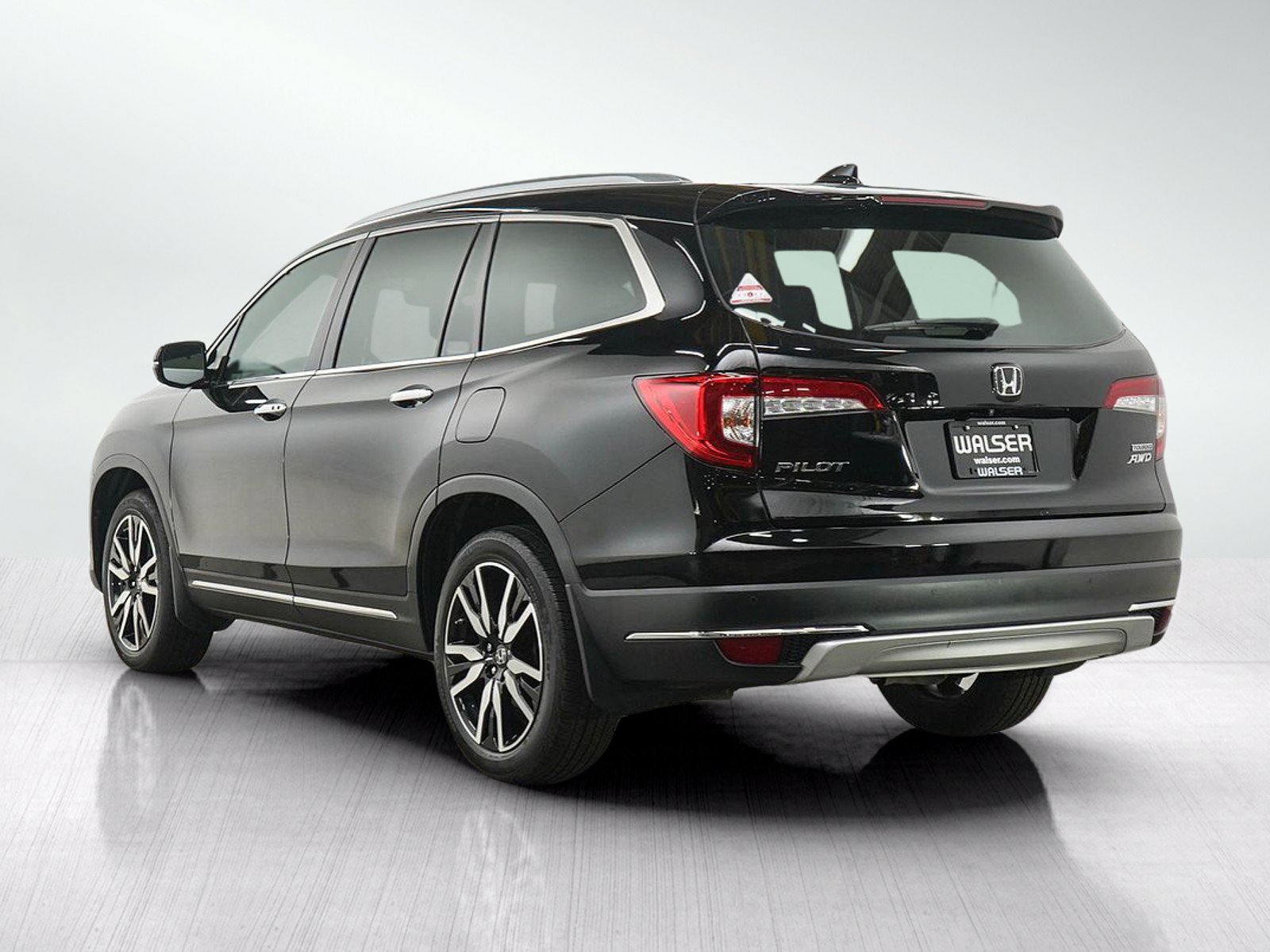 Used 2021 Honda Pilot Touring image 3
