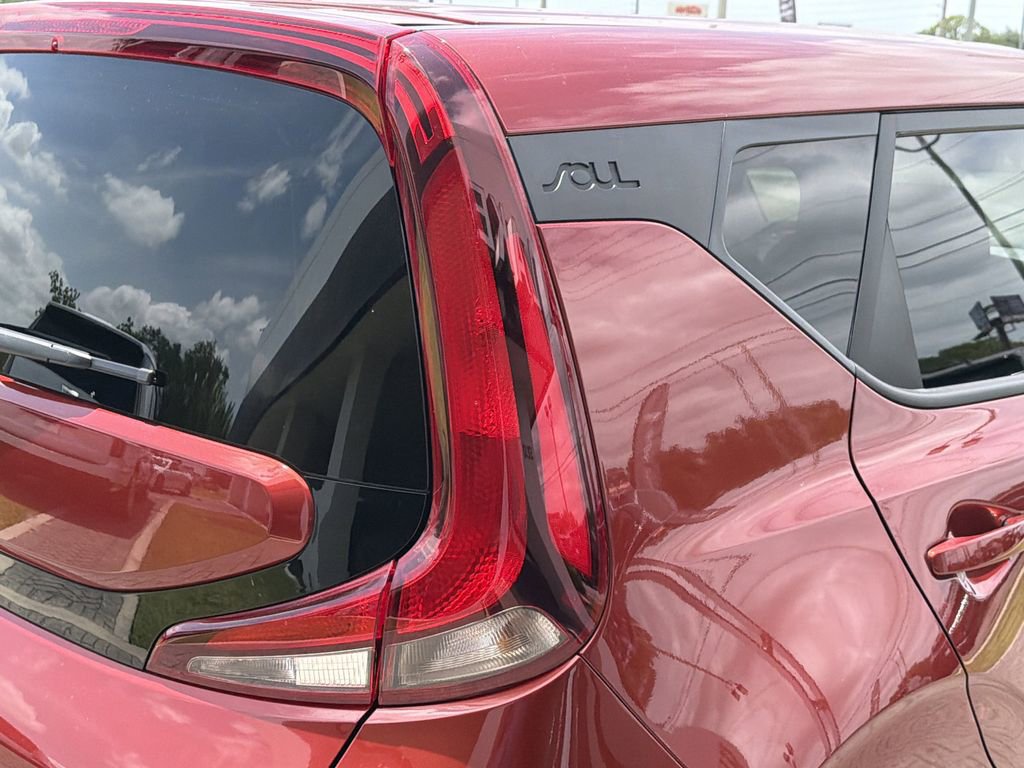 Used 2022 Kia Soul LX FWD image 10