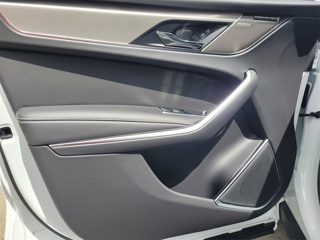 New 2026 Jaguar F-PACE R-Dynamic S image 10