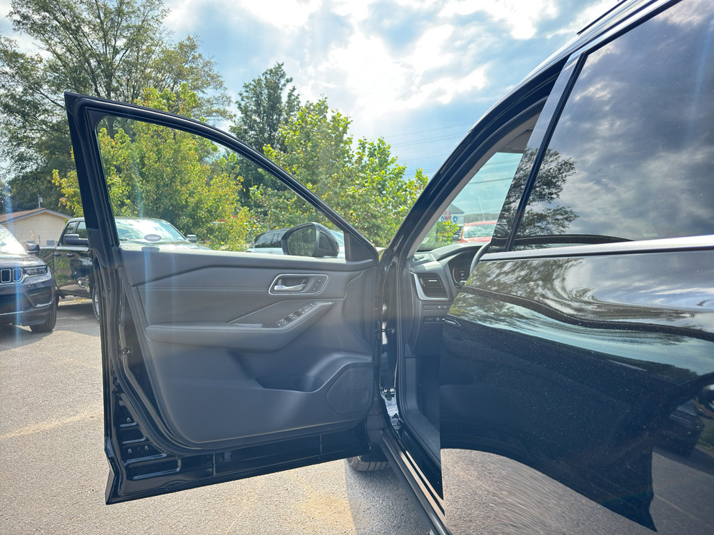 New 2026 Nissan Rogue Platinum w/ Platinum Premium Package image 18