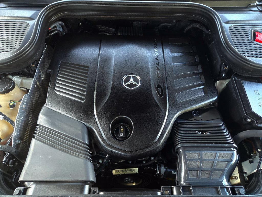 Used 2020 Mercedes-Benz GLS 450 4MATIC image 40