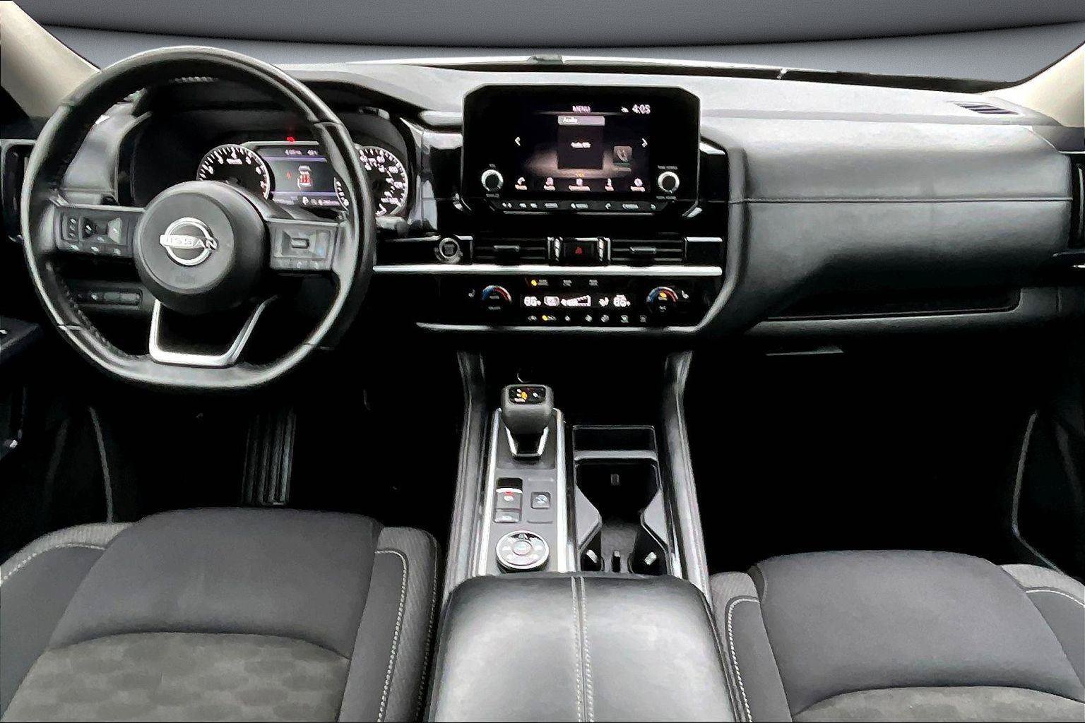 Used 2024 Nissan Pathfinder SV AWD/4WD image 8