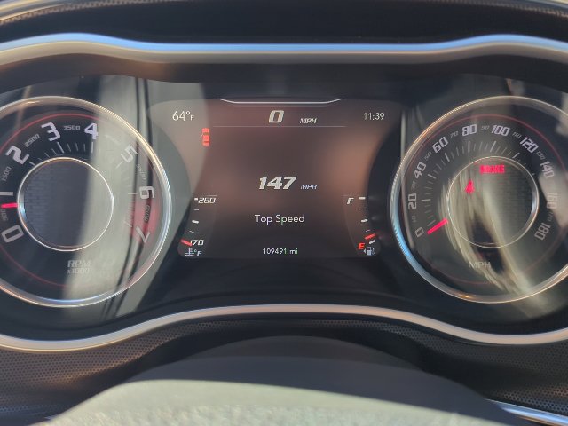 Used 2015 Dodge Challenger SRT RWD image 24