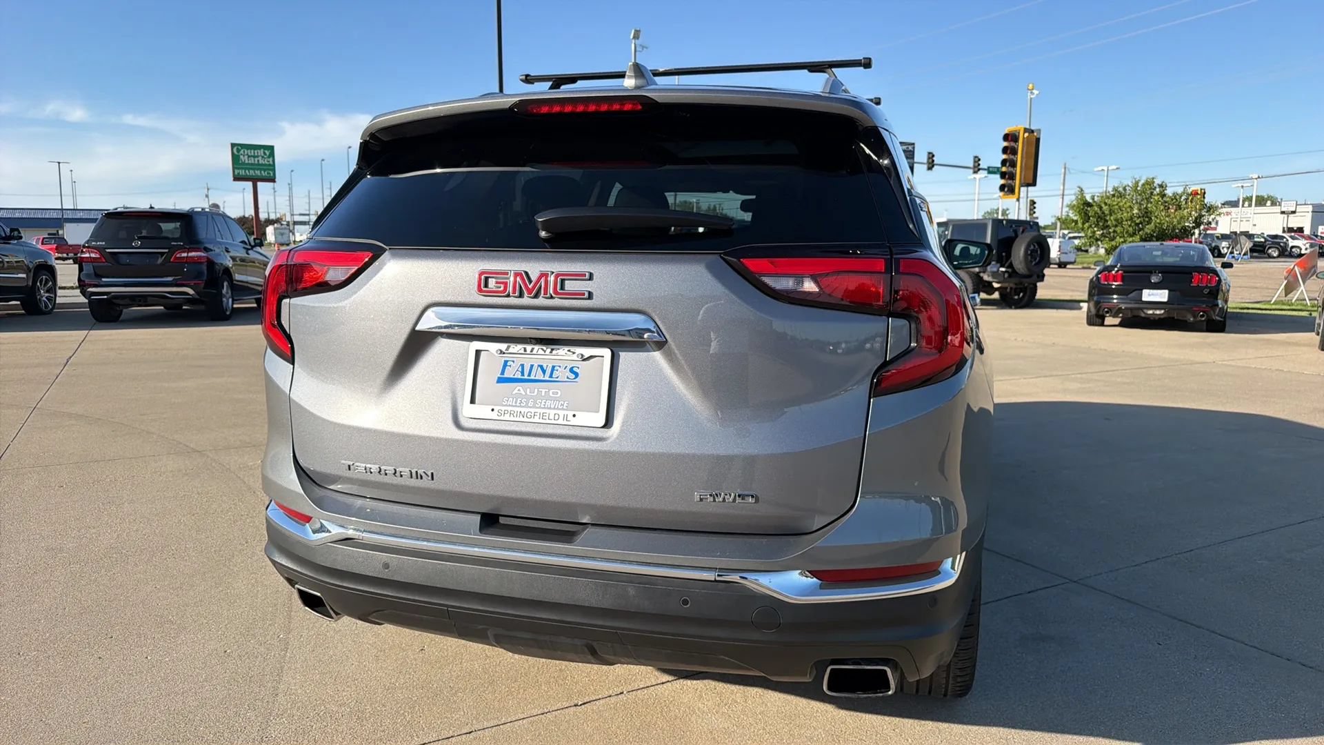 Used 2018 GMC Terrain SLT w/ Preferred Package AWD/4WD image 16