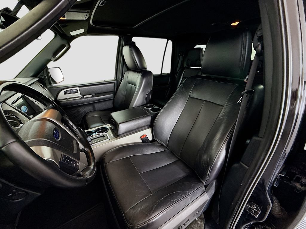 Used 2016 Ford Expedition Limited w/ Equipment Group 301A AWD/4WD image 22
