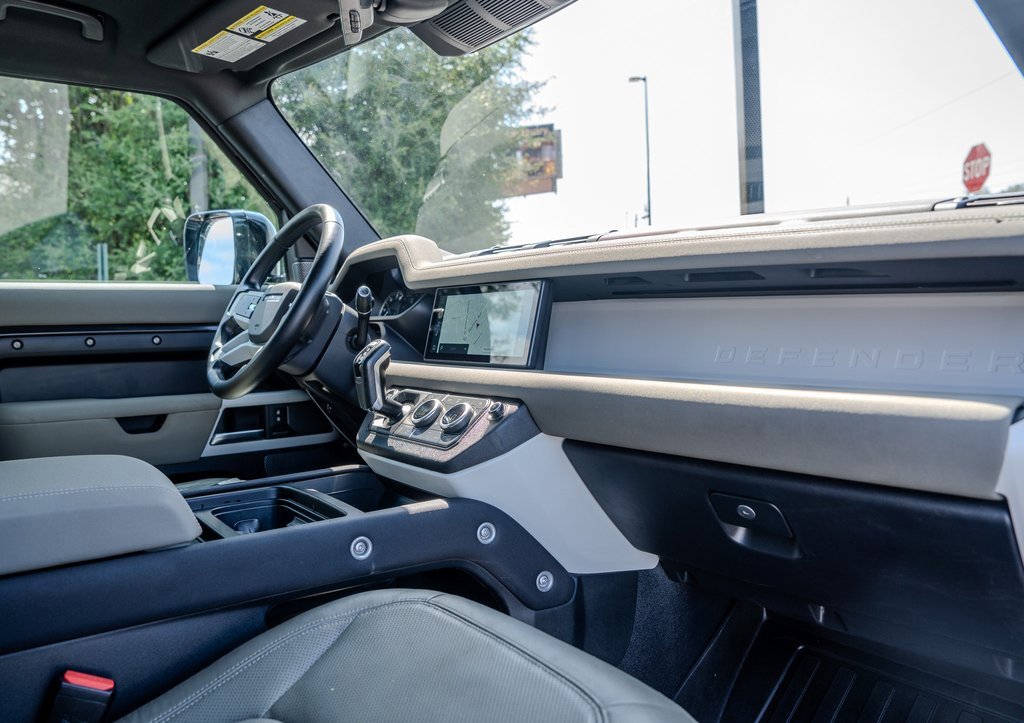 Used 2023 Land Rover Defender 110 SE image 22