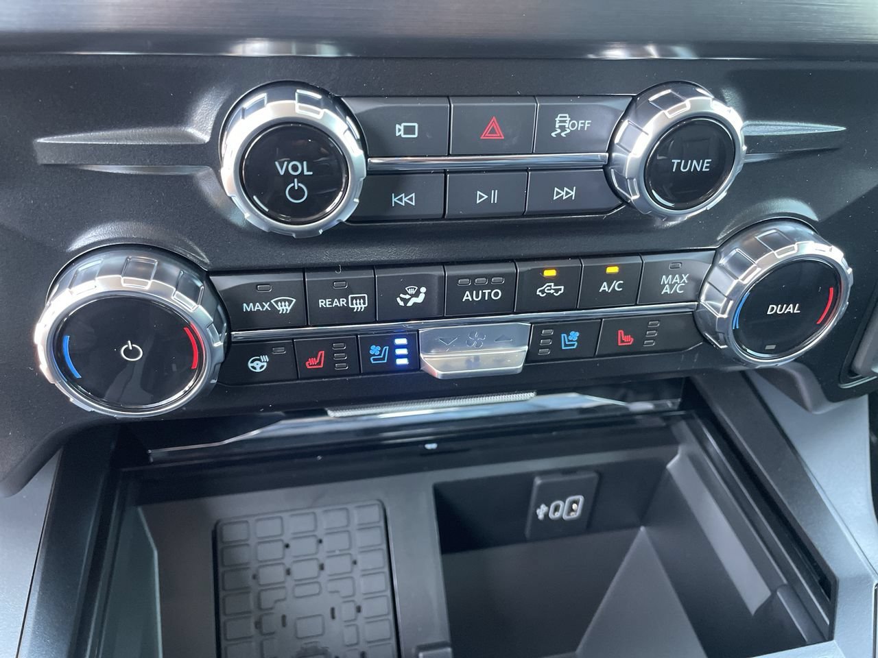 New 2026 Ford F350 Lariat RWD image 25