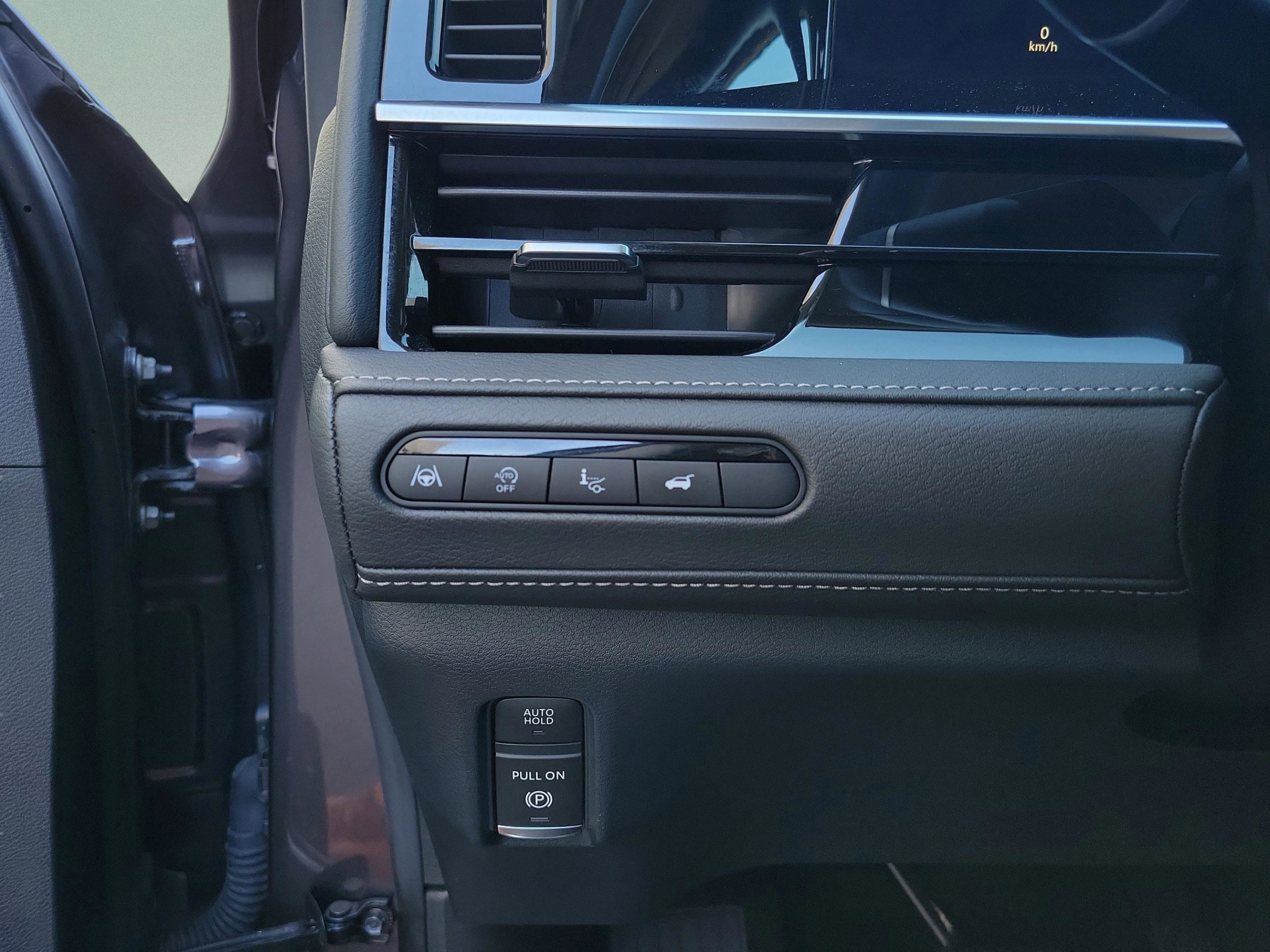 Certified 2025 INFINITI QX80 Luxe image 13