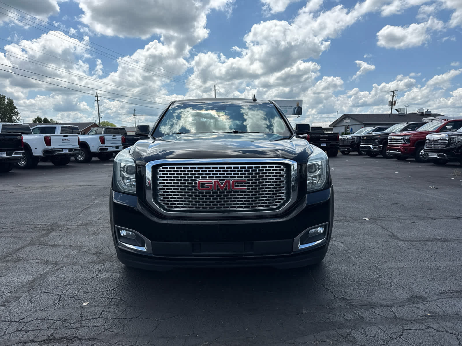 Certified 2017 GMC Yukon XL Denali w/ Open Road Package AWD/4WD image 8