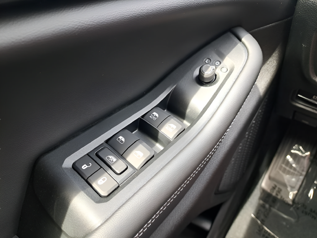 New 2026 Jeep Grand Cherokee Laredo X AWD/4WD image 31