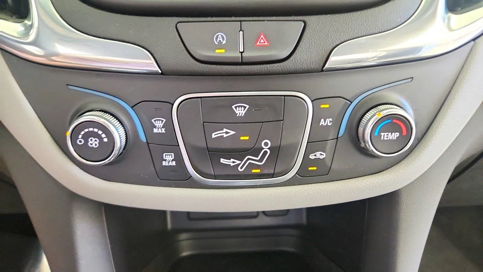 Used 2023 Chevrolet Equinox LS FWD image 21