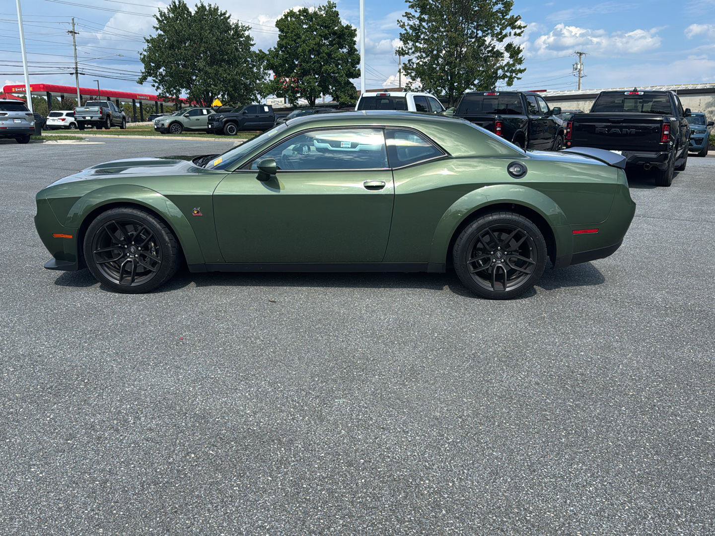 Used 2022 Dodge Challenger R/T Scat Pack RWD image 2