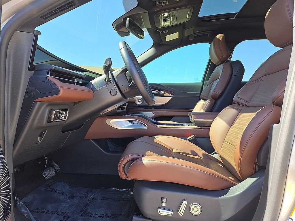 Used 2026 Lincoln Nautilus Reserve AWD/4WD image 22