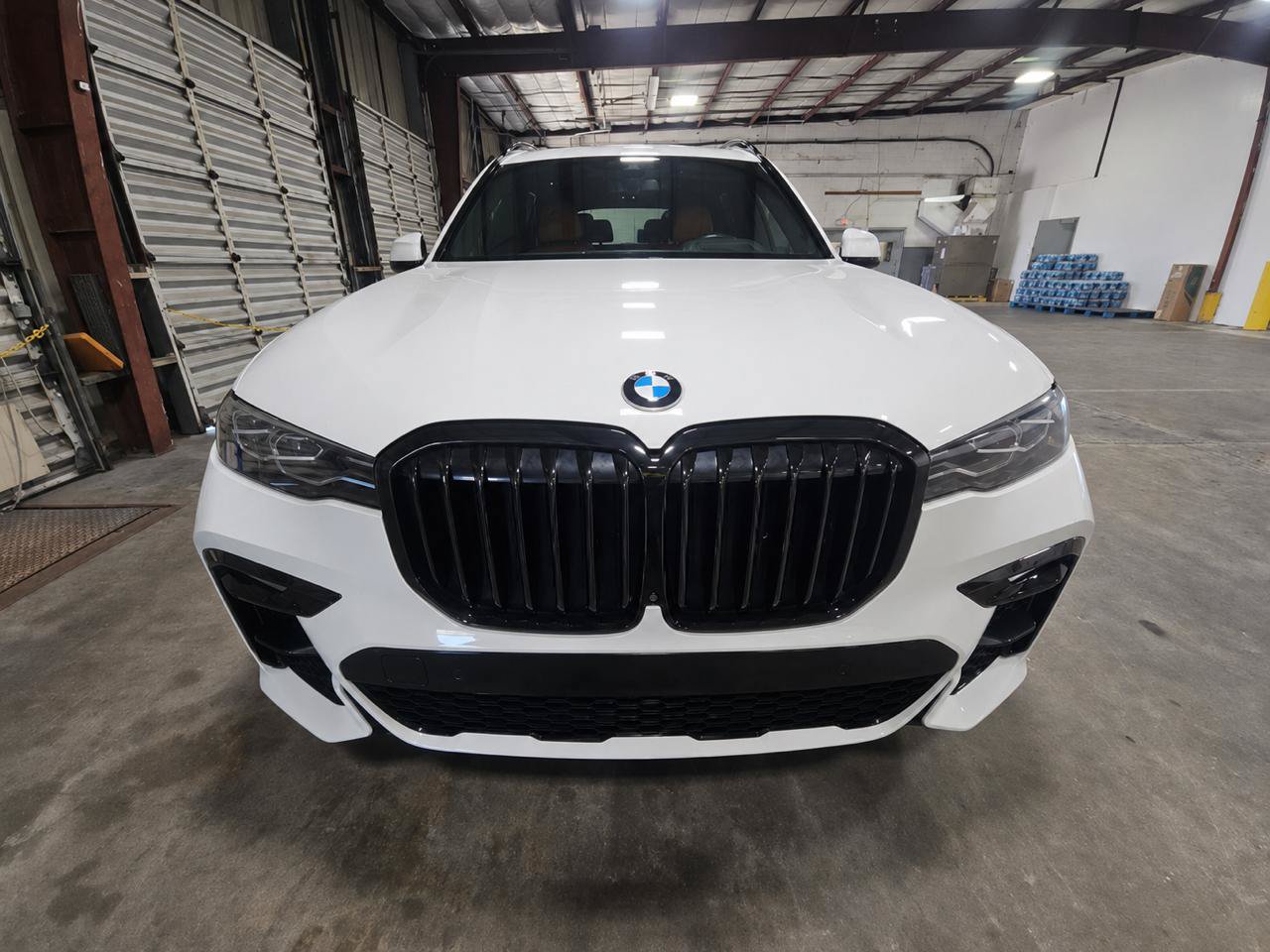 Used 2020 BMW X7 xDrive40i w/ M Sport Package AWD/4WD image 2