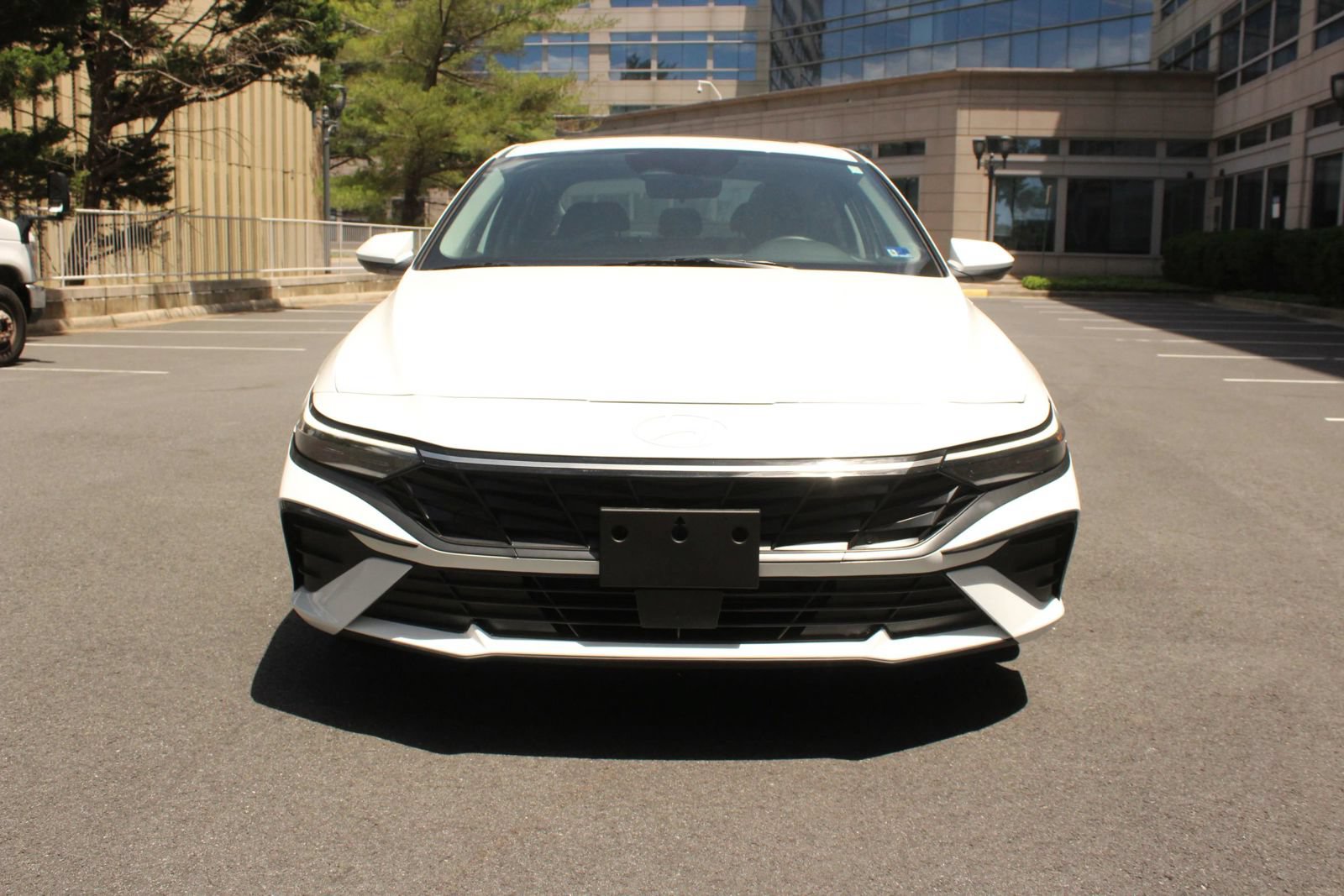Used 2025 Hyundai Elantra SEL FWD image 3