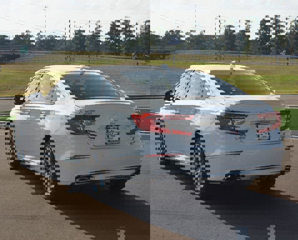 Used 2019 Honda Accord Touring image 16