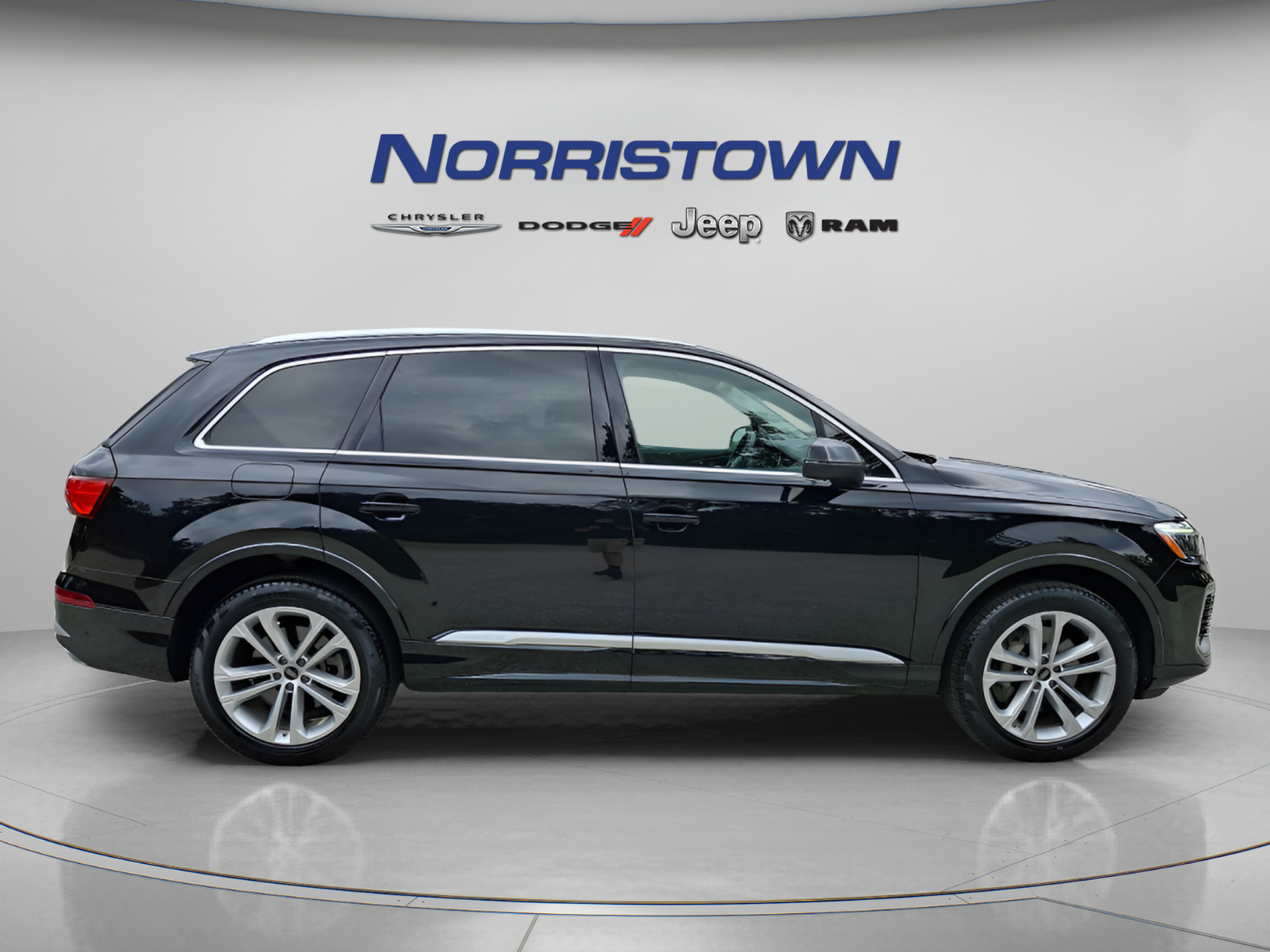 Used 2025 Audi Q7 3.0T Premium Plus w/ Premium Plus Package AWD/4WD image 7