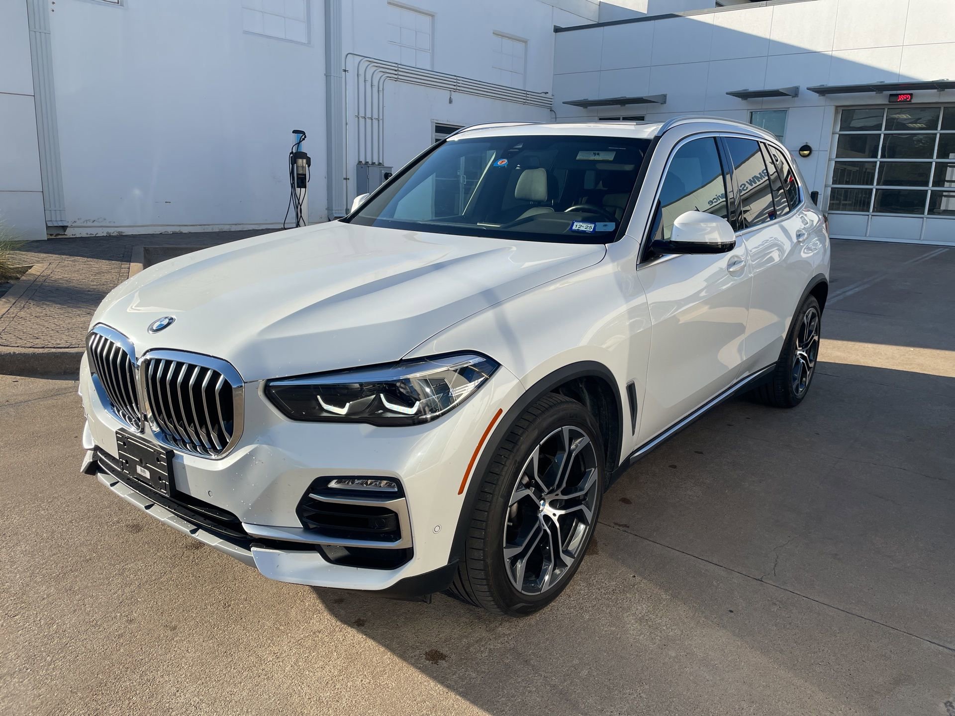 Used 2021 BMW X5 xDrive40i w/ Luxury Seating Package 2