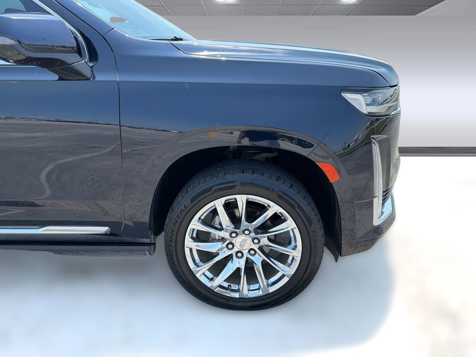 Used 2023 Cadillac Escalade ESV Premium Luxury w/ LPO, Radiant Package AWD/4WD image 9